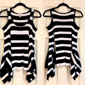 Scripted Scoopneck Cold-Shoulder Bell Sleeve Top